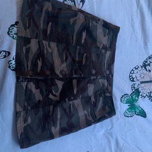 Camouflage mini skirt